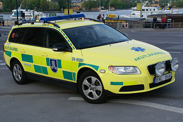 Nontransporting Ems Vehicle Wikipedia - uk ambulance roblox
