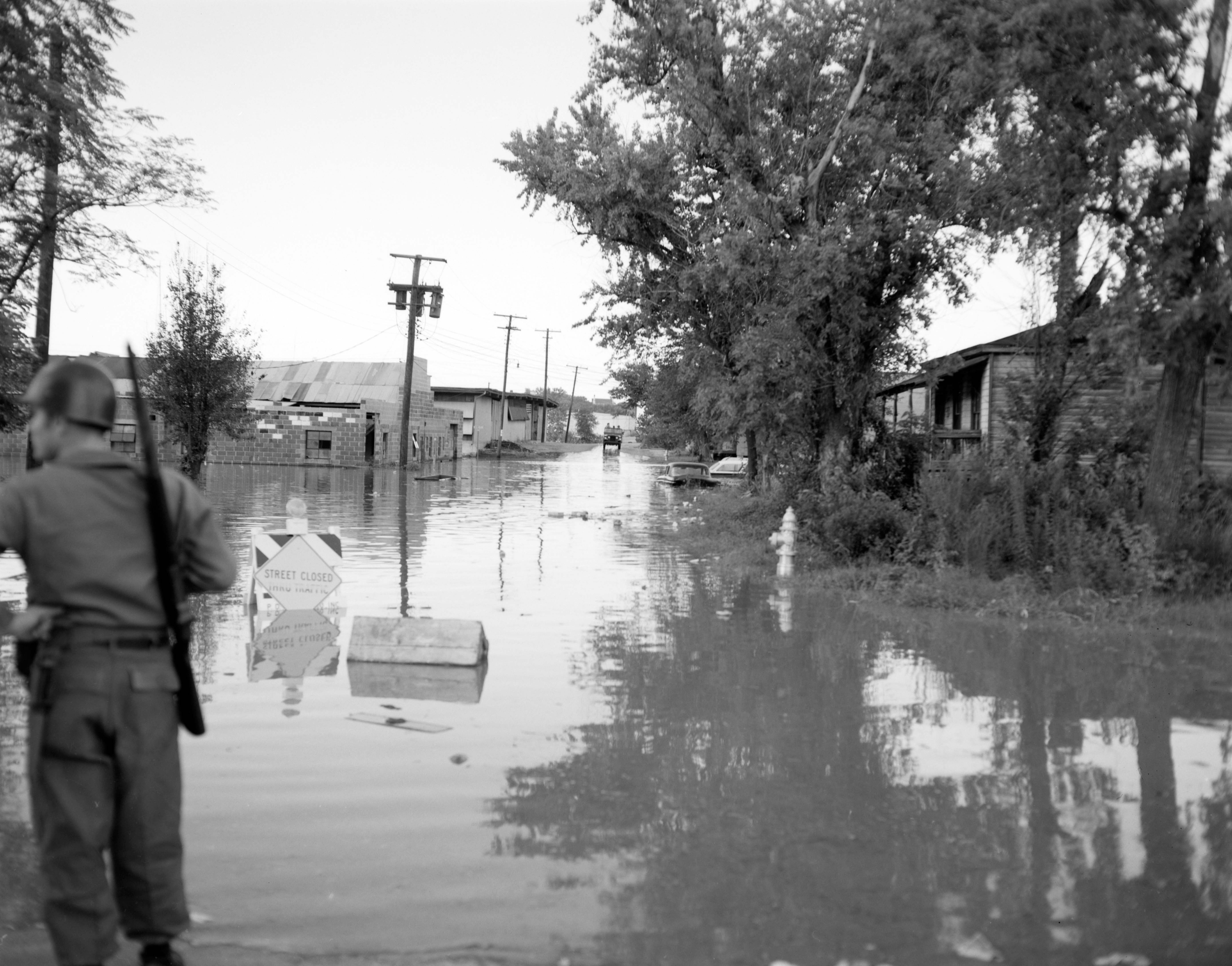 Lụt lội (Flood): Mùa mưa đã đến và lụt lội đang là mối lo lớn cho cả cộng đồng. Hình ảnh về Lụt lội sẽ giúp chúng ta cảnh giác với những hiểm họa từ thiên nhiên, đồng thời nâng cao nhận thức về cách ứng phó với đợt lụt tới. Hãy cùng xem và chia sẻ hình ảnh để giúp nhau trong việc phòng chống các tai biến.