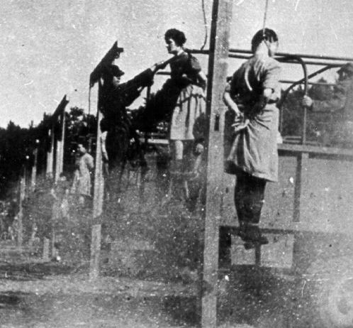 File:Biskupia Gorka executions - 10 - Steinhoff, Klaff, Paradies, Barkmann (left to right).jpg