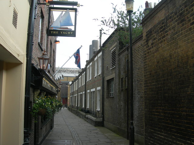 File:Crane Street, SE10 - geograph.org.uk - 377915.jpg