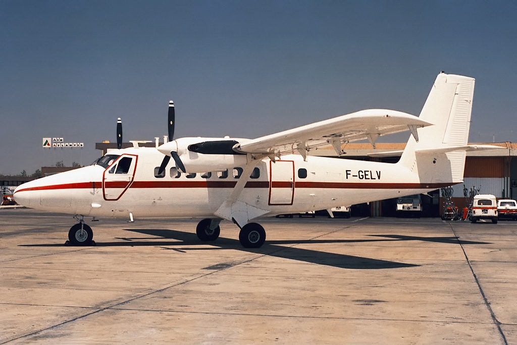 Aircraft Photo of C-GJAT, De Havilland Canada DHC-6-300 Twin Otter