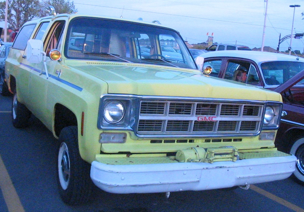 Gmc suburban auto #2