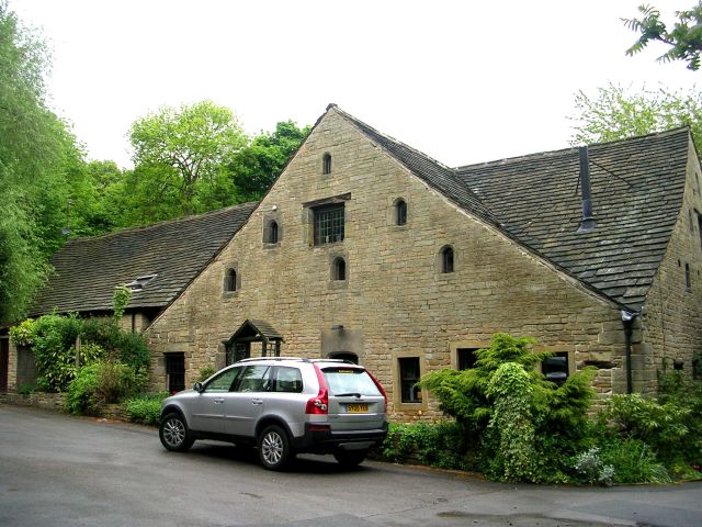 File:Gabled Barn - Clay House, Stainland Road, West Vale - geograph.org.uk - 805241.jpg