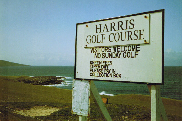 File:Harris Golf Course Sign - geograph.org.uk - 105943.jpg