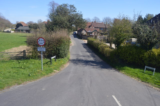 File:Hook Lane - geograph.org.uk - 4734976.jpg