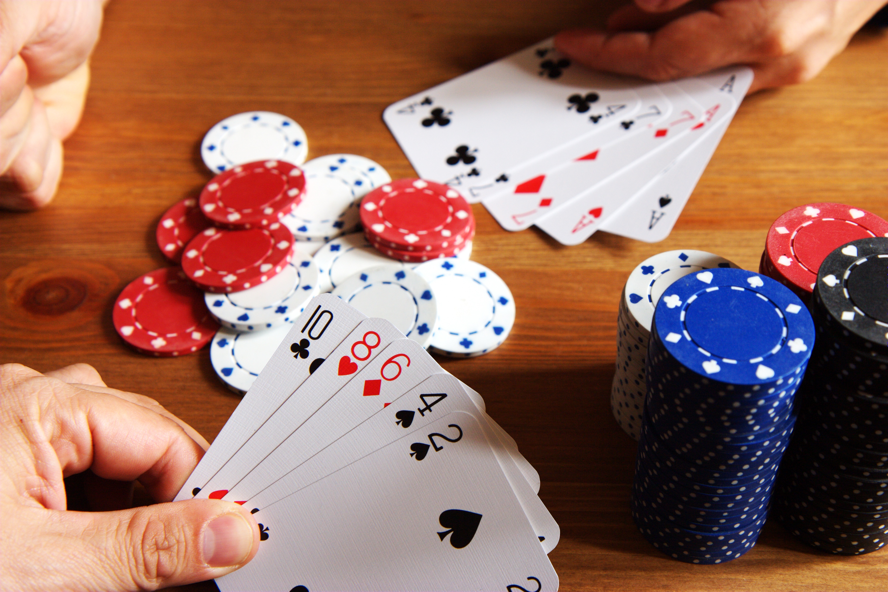 Карты на стол. Пятикарточный дро‑Покер. Покер draw. Пяти карт... Дро-Покер. Покерная форма.