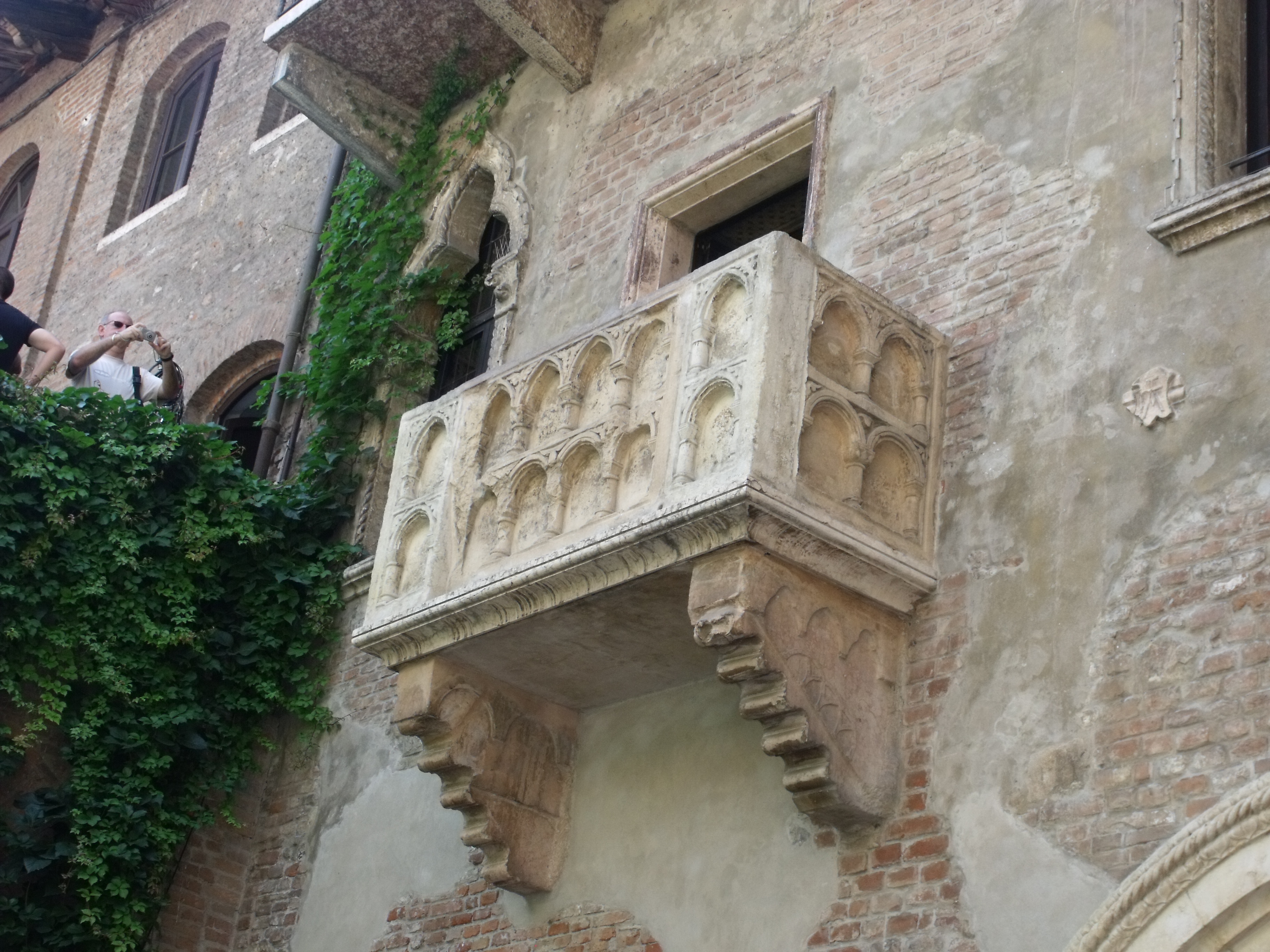 Juliet's House, Via Cappello, Verona - Balcony.jpg