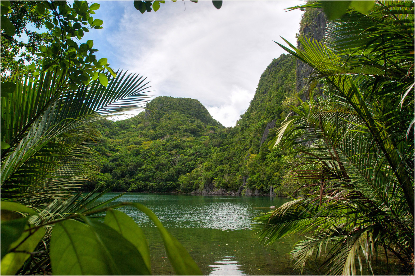 File:Lake Tayak - panoramio.jpg - Wikimedia Commons