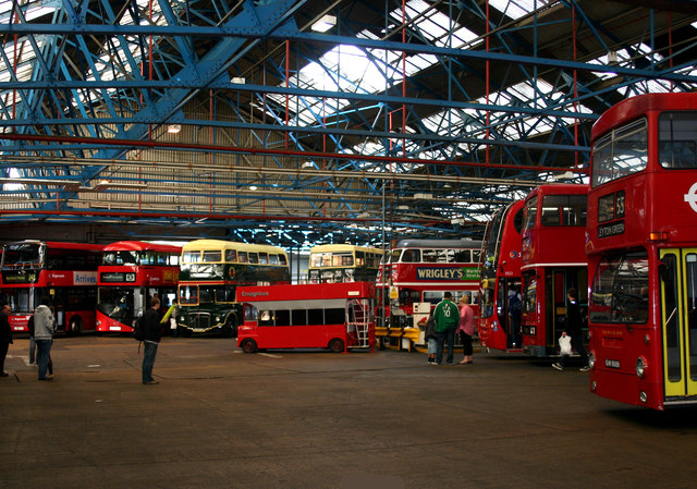 File:Leyton bus garage, interior - geograph.org.uk - 3143821.jpg