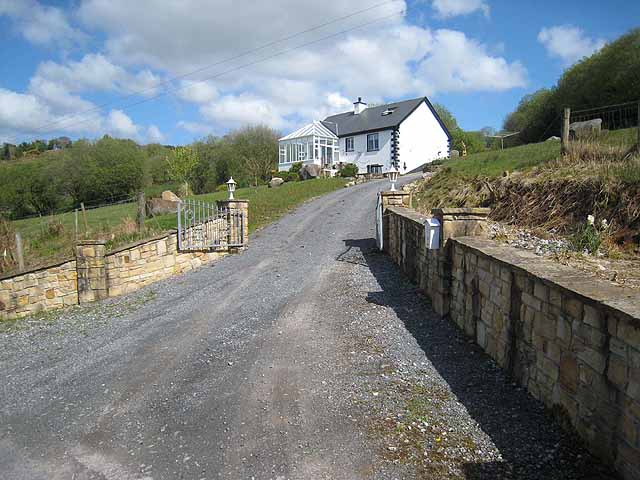 Modern house north of Stony River - geograph.org.uk - 1112188