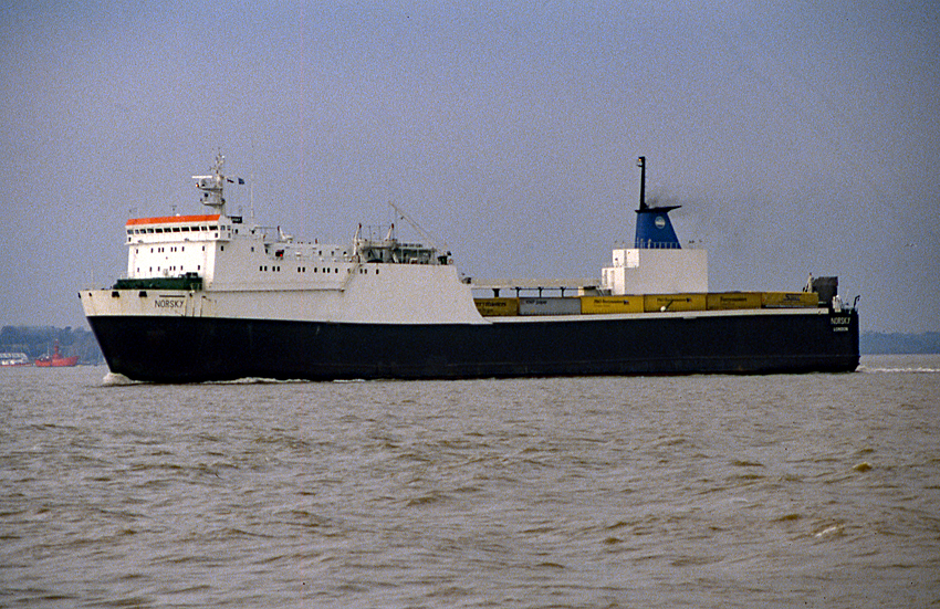 File:Norsky ferry.jpg - Wikipedia