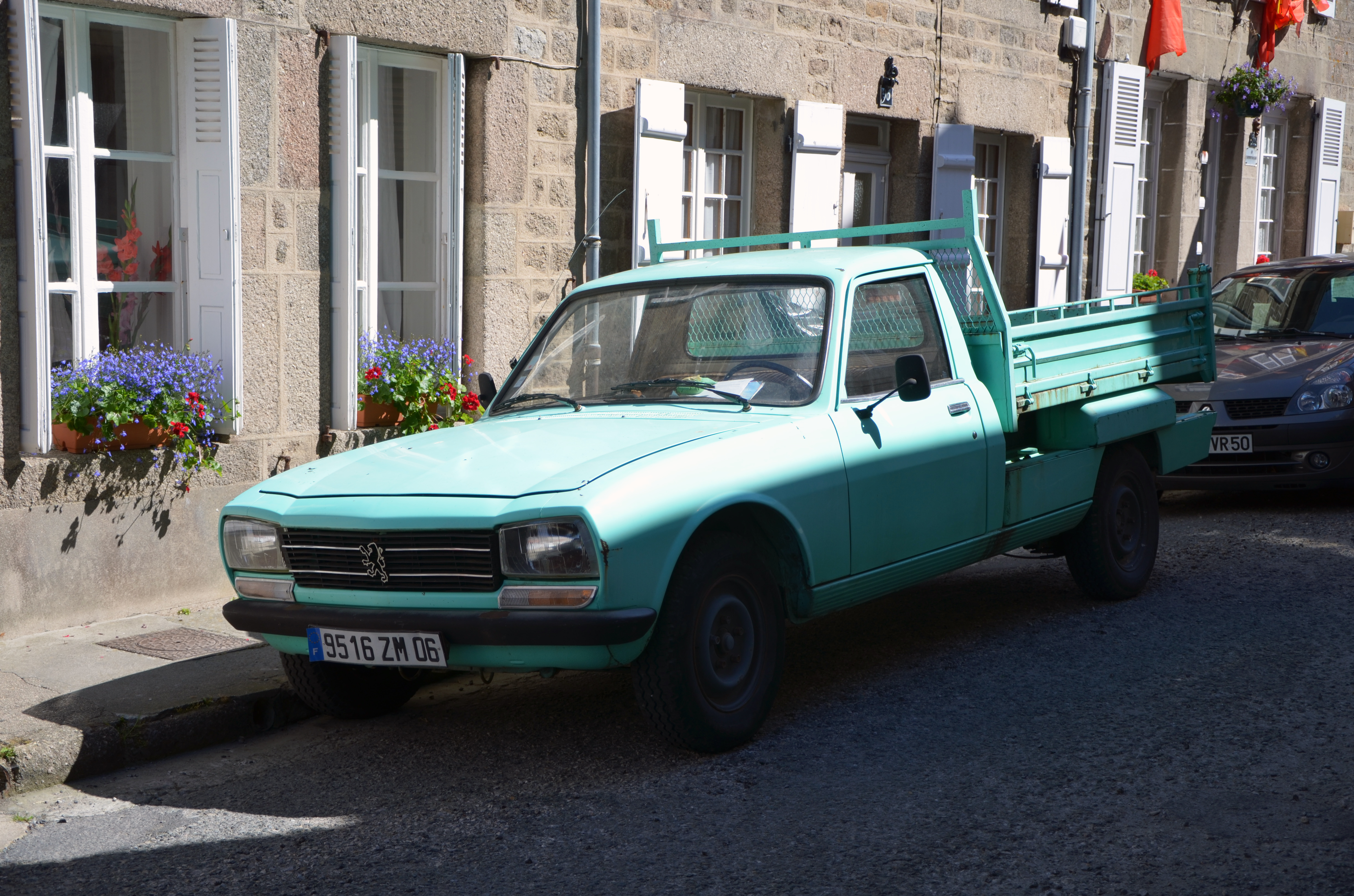 Peugeot J5 4x4, pick-up bâché, Marine Nationale (1) - Esprit de Valmy,  anciennement Servir & Défendre