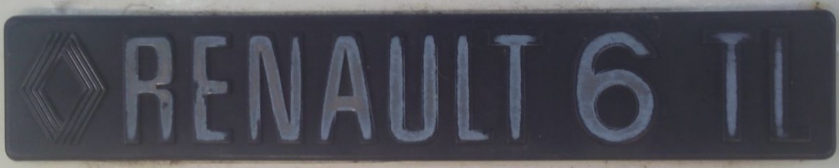 Placa d'un Renault 6 TL.