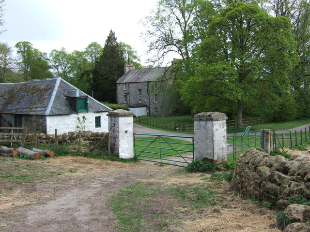 File:Rear of Scotsburn House - geograph.org.uk - 509513.jpg