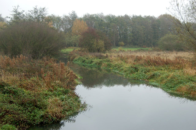 File:River Leam on a misty day, Newbold Comyn Park - geograph.org.uk - 1576867.jpg