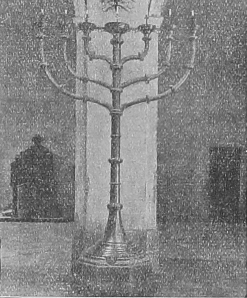 File:Salon 1922 - Sedmiramenný svícen.jpg - Wikimedia Commons