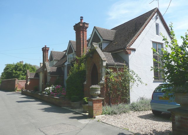 File:St Lawrence Lodge, Church Lane, Ridgewell - geograph.org.uk - 897696.jpg