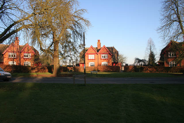 File:The Crescent, Hall Road, Buckminster - geograph.org.uk - 703111.jpg