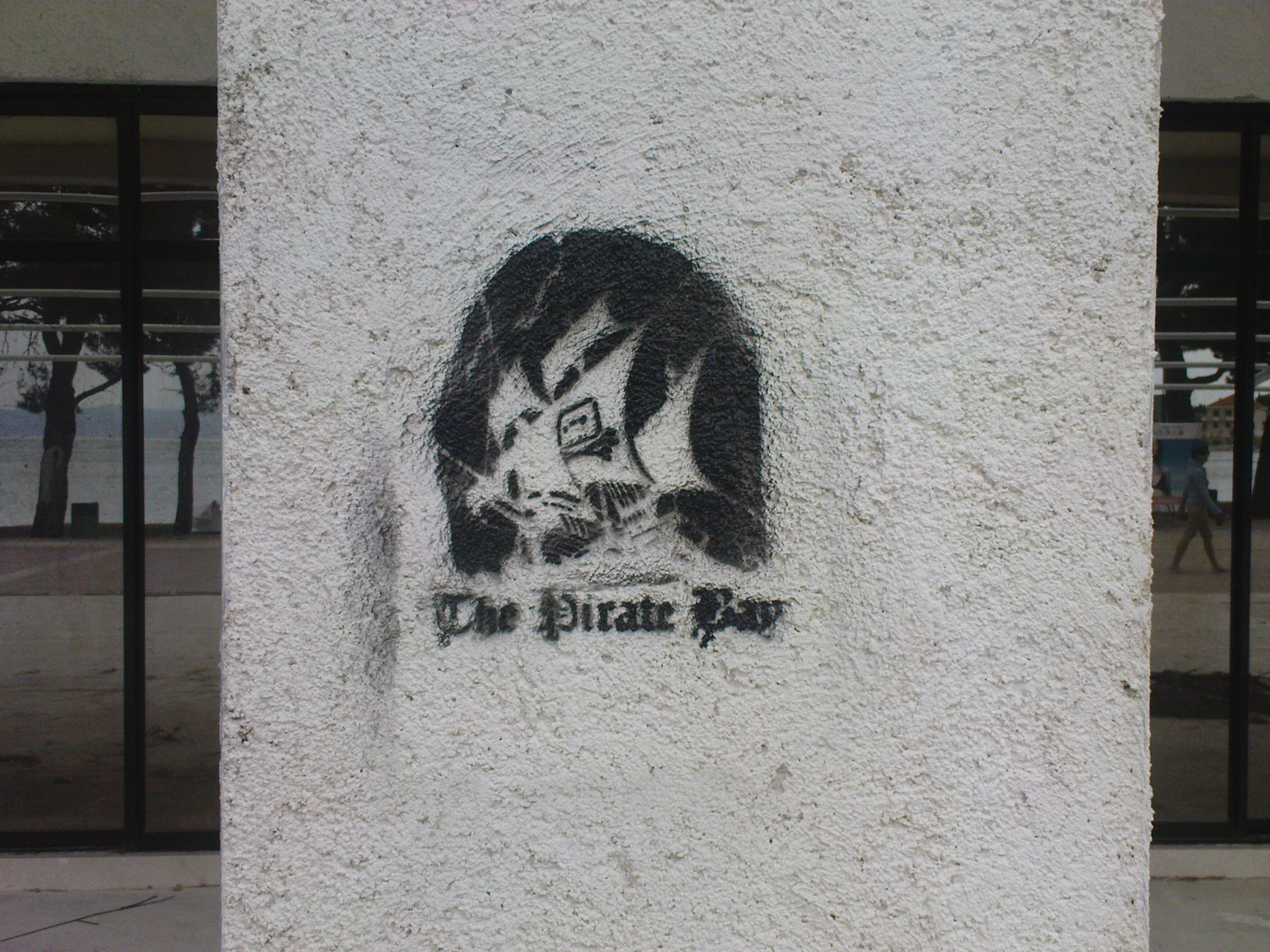 File:The Pirate Bay logo bw.svg - Wikipedia