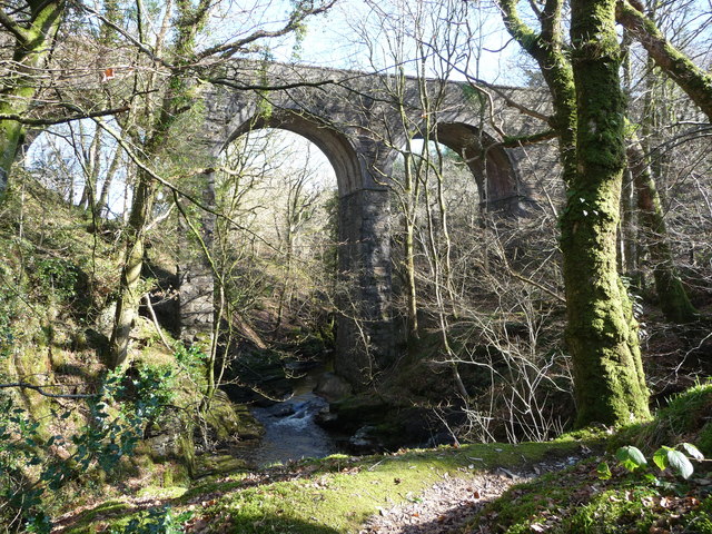 The railway viaduct over Ceunant Cynfal - geograph.org.uk - 2299551