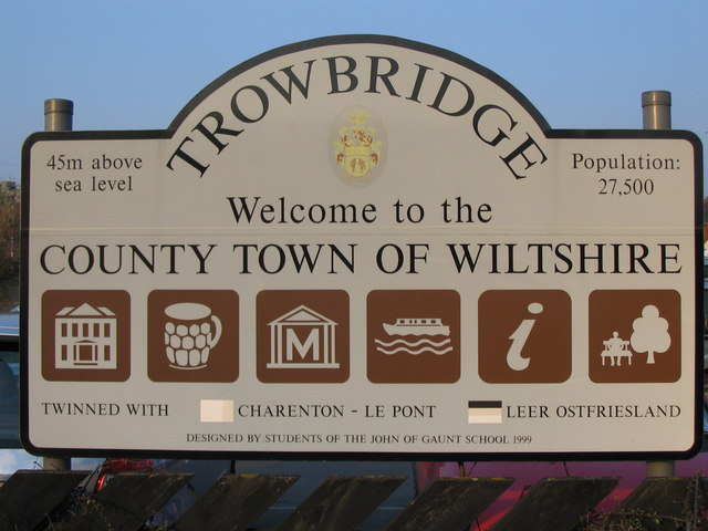 File:Welcome to Trowbridge - geograph.org.uk - 383389.jpg