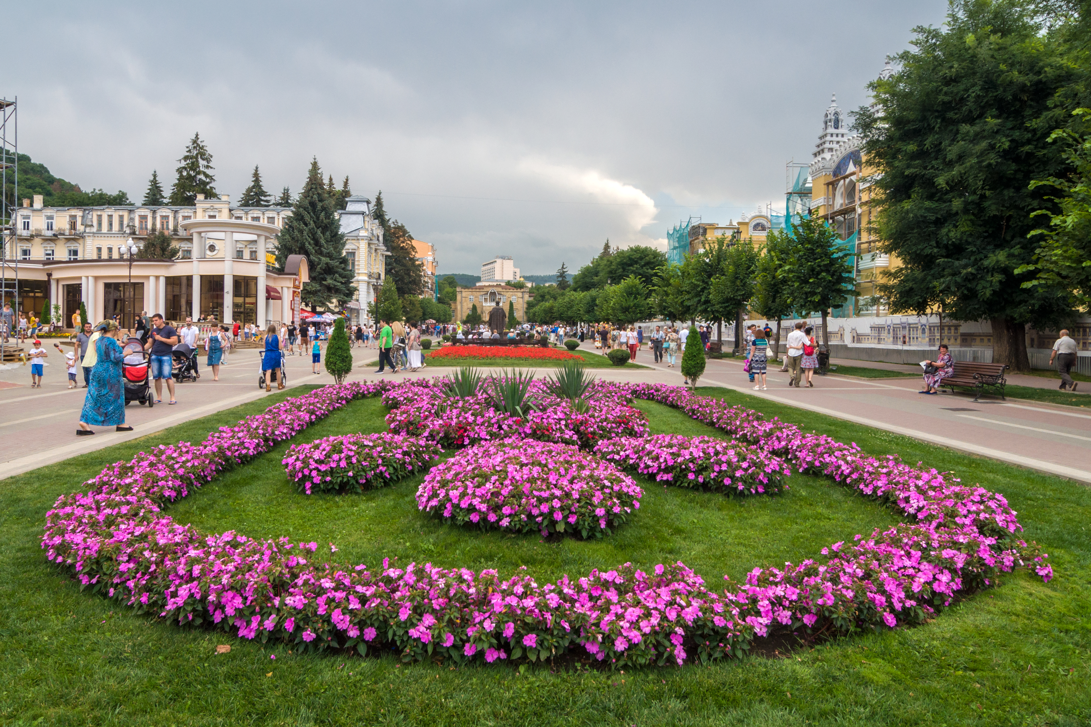 Парк горячий ключ клумба машинка