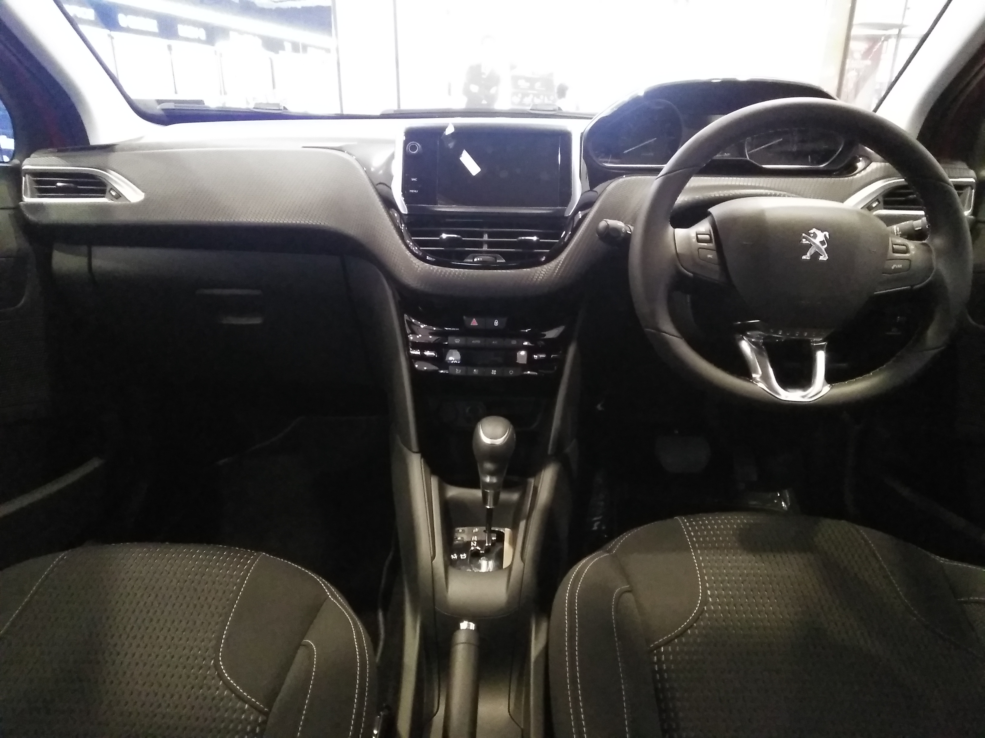 File:2018 Peugeot 208 PureTech (36).jpg - Wikimedia Commons