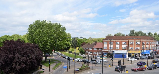 File:A312 -A4090 - geograph.org.uk - 5558682.jpg