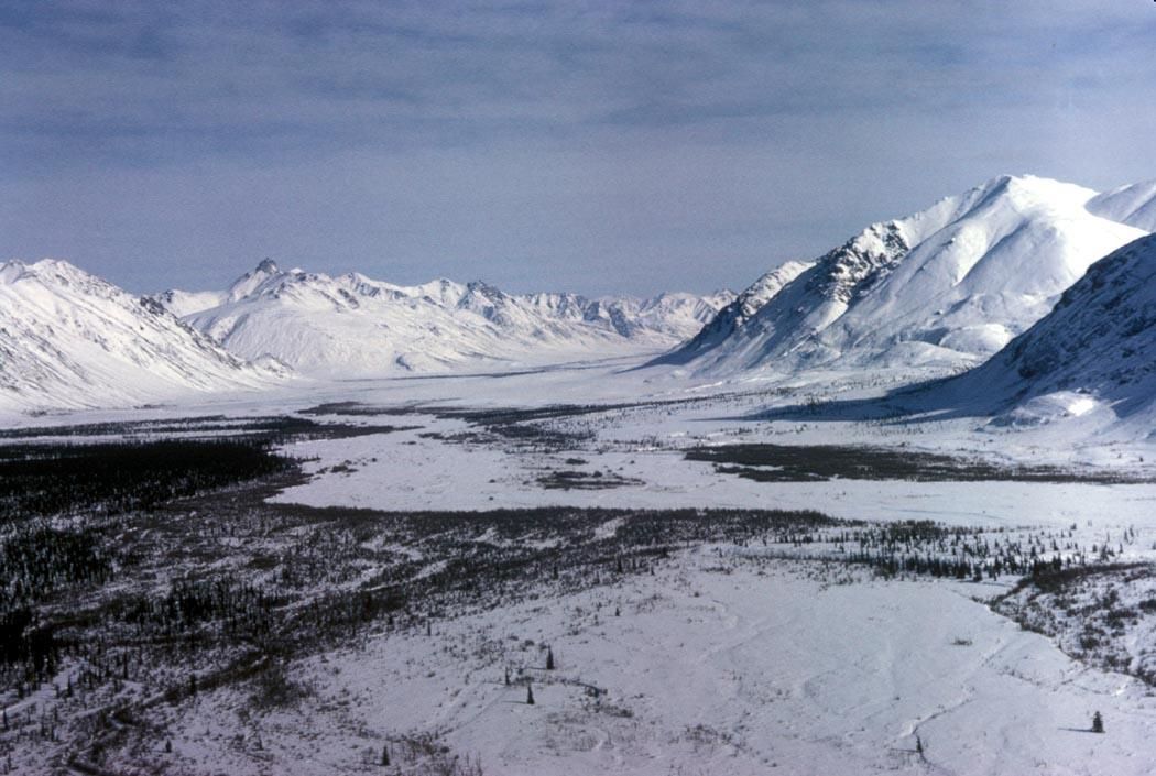 Von William Troyer, U.S. Fish and Wildlife Service - http://www.public-domain-image.com/public-domain-images-pictures-free-stock-photos/nature-landscapes-public-domain-images-pictures/water-dew-drops-public-domain-images-pictures/arctic-winter-landscape.jpg, Gemeinfrei, https://commons.wikimedia.org/w/index.php?curid=24935541