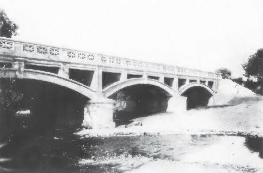 File:Bridge over Inabón River, on the road between Ponce and Santa Isabel, Puerto Rico (1920) - photograph - page 158.jpg