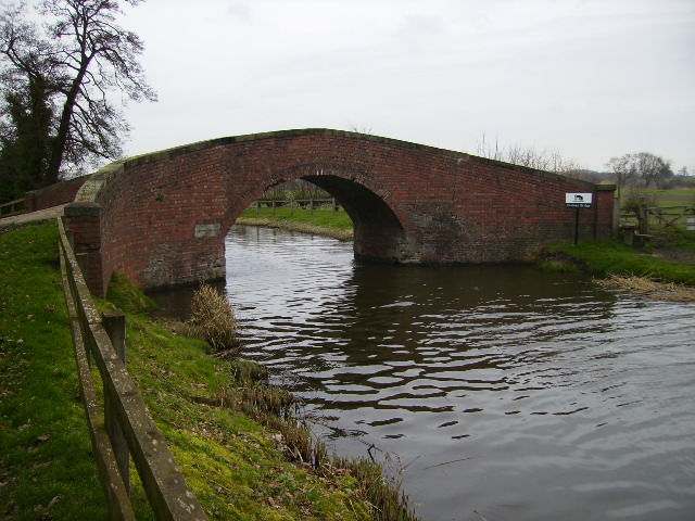 File:Canal bridge on Ripon Canal - geograph.org.uk - 355285.jpg