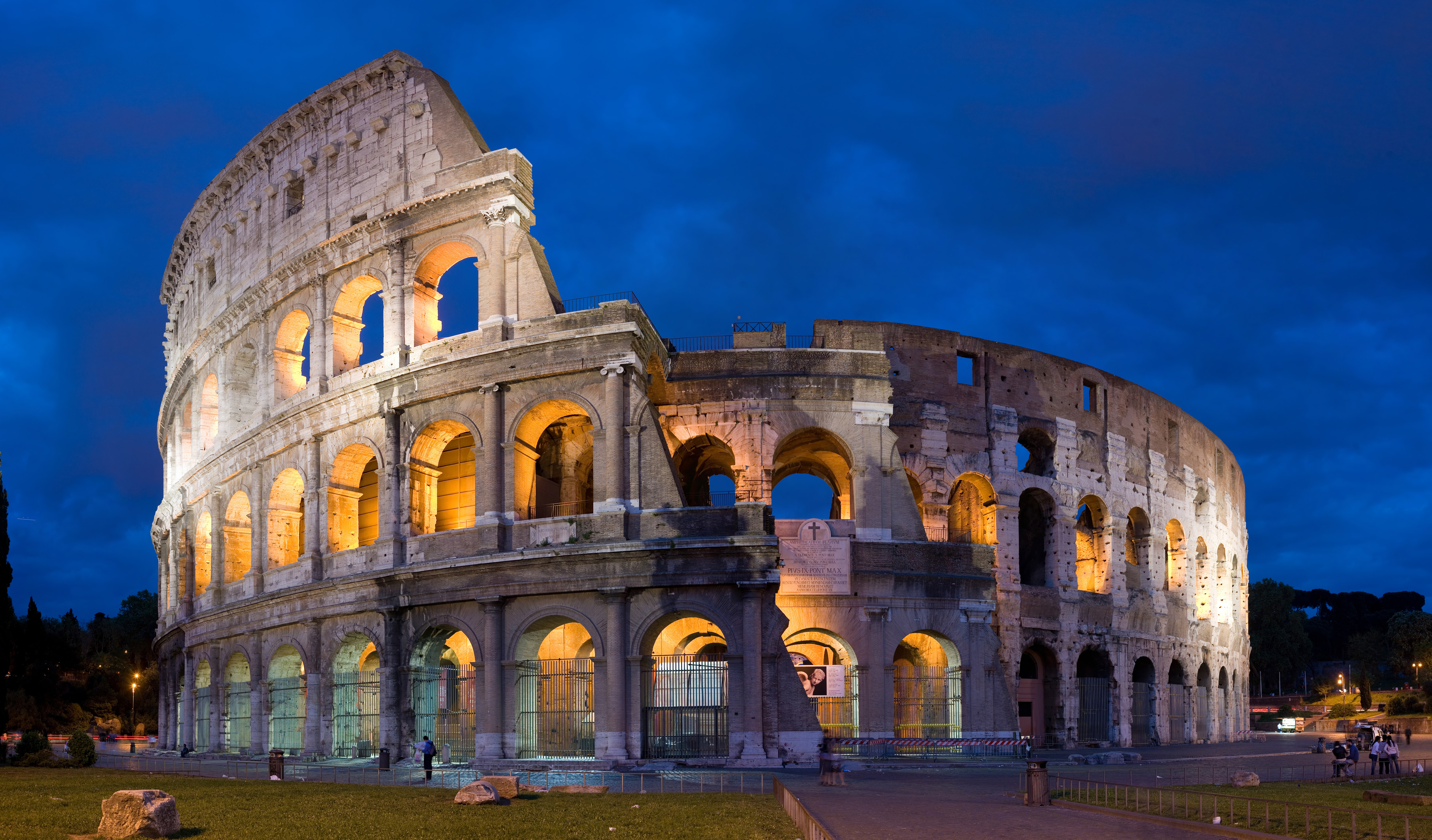 File Colosseum In Rome Italy April 2007 jpg Wikimedia Commons