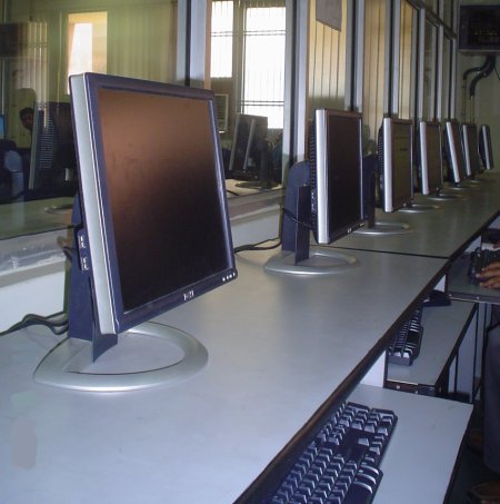 File:Computer Science Labs, Baba Banda Singh Bahadur Polytechnic College, Punjab, India (2014).jpg