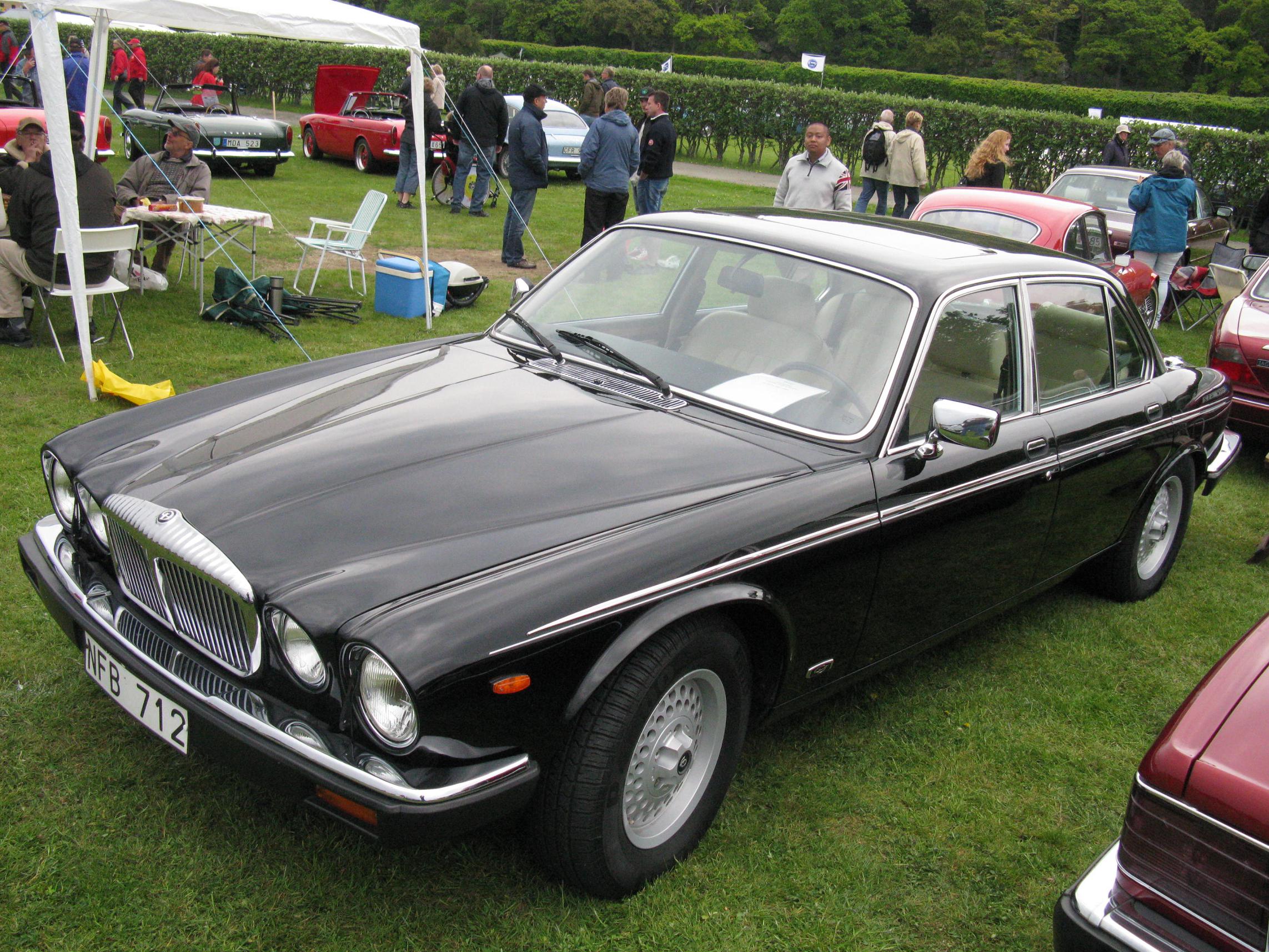 Daimler Double Six Coupe