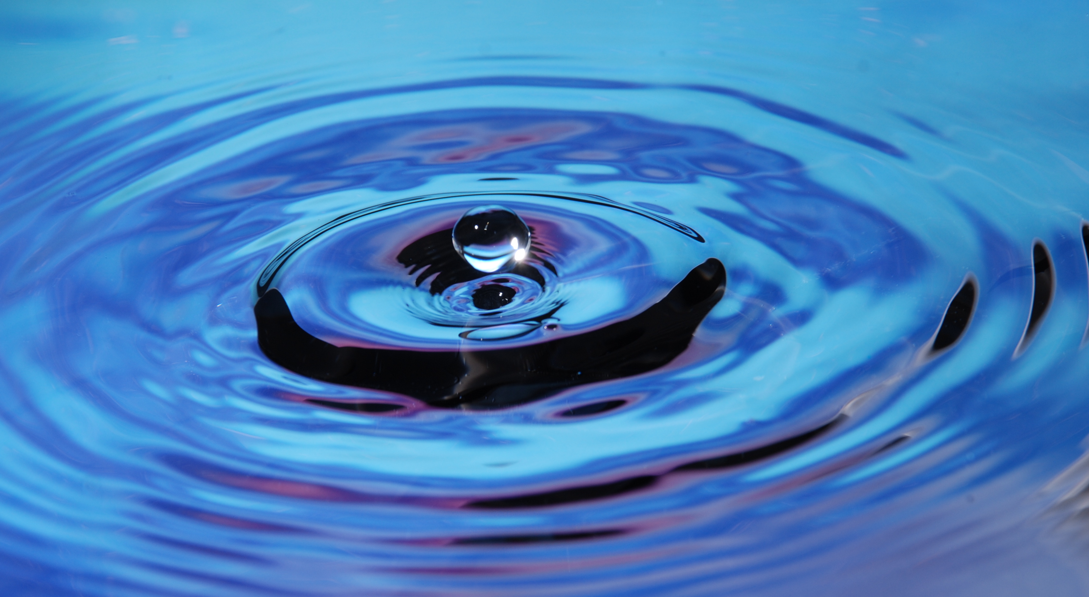 File:Ripple effect on water.jpg - Wikimedia Commons