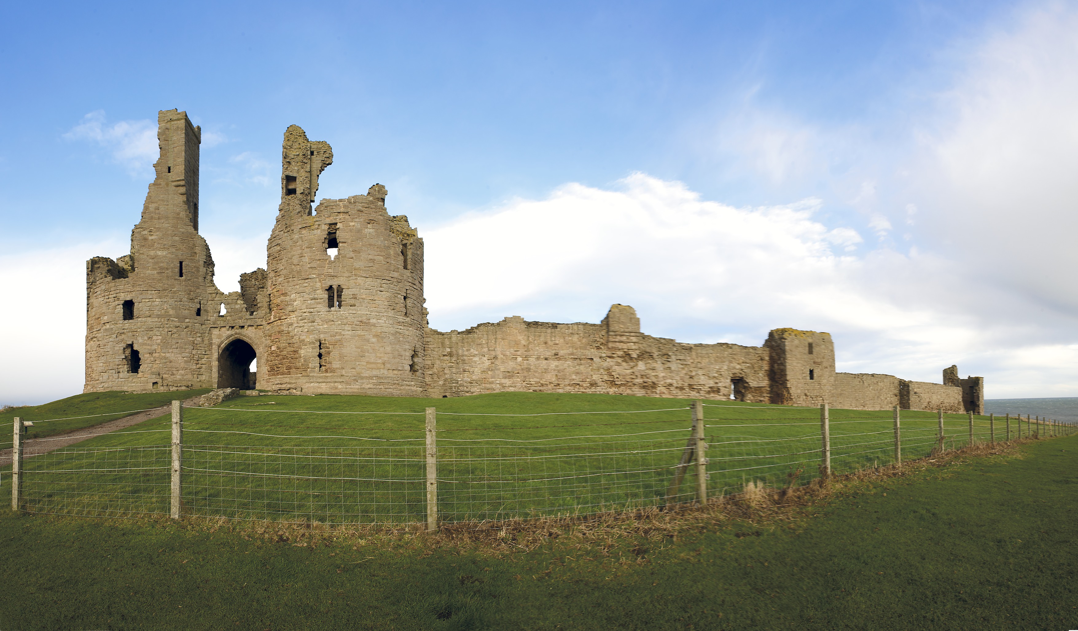 Dunstanburgh Castle Wikipedia