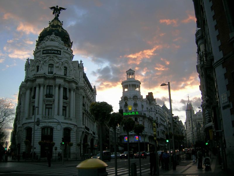 File:Gran Vía (Madrid) 03.jpg