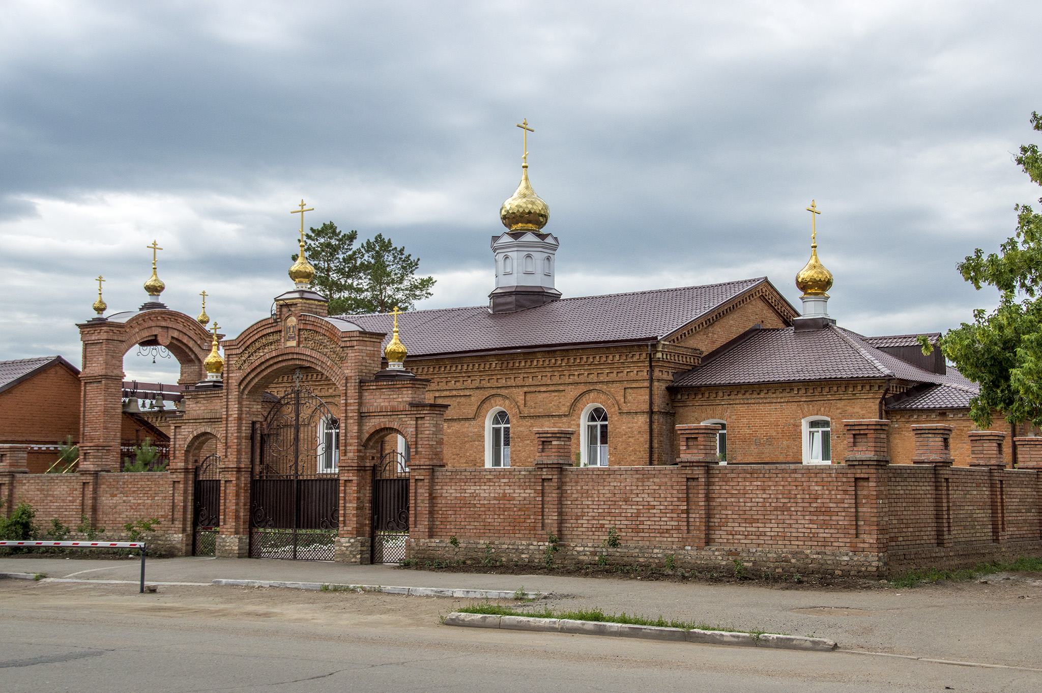 Св оренбург. Свято Успенский монастырь Оренбург. Градооренбургский Успенский монастырь Оренбург. Женский монастырь в Оренбурге на Аксакова.