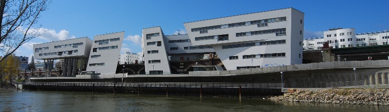 File:GuentherZ 2008-03-29 0712 Wien Donaukanal Zaha-Hadid-Haus.jpg