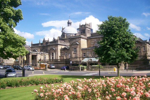 File:Harrogate - geograph.org.uk - 1211612.jpg