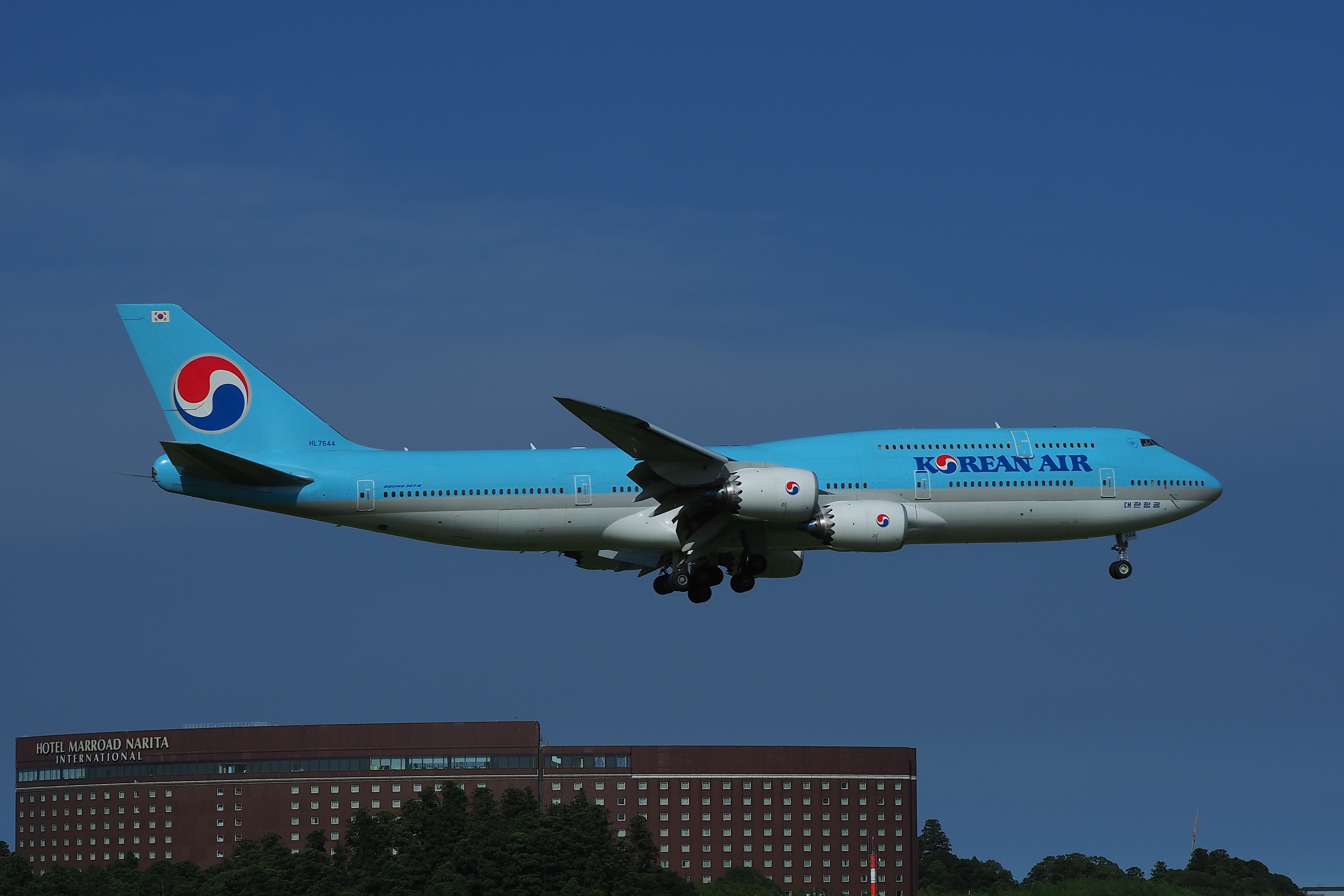 File:Korean Air Boeing 747-8 HL7644 in Narita.jpg - Wikimedia Commons