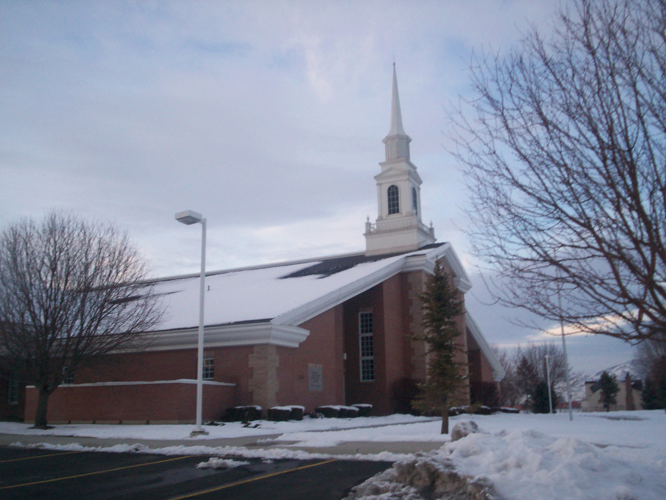 LDS_stake_center_in_Lehi_Utah.jpg