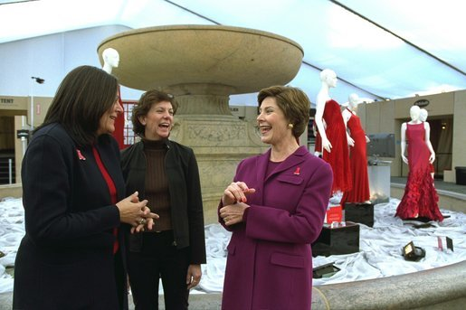 File:Laura bush bryant park.PNG