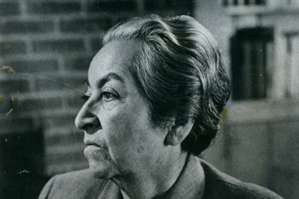 File Lucila Godoy Gabriela Mistral Jpg Wikimedia Commons