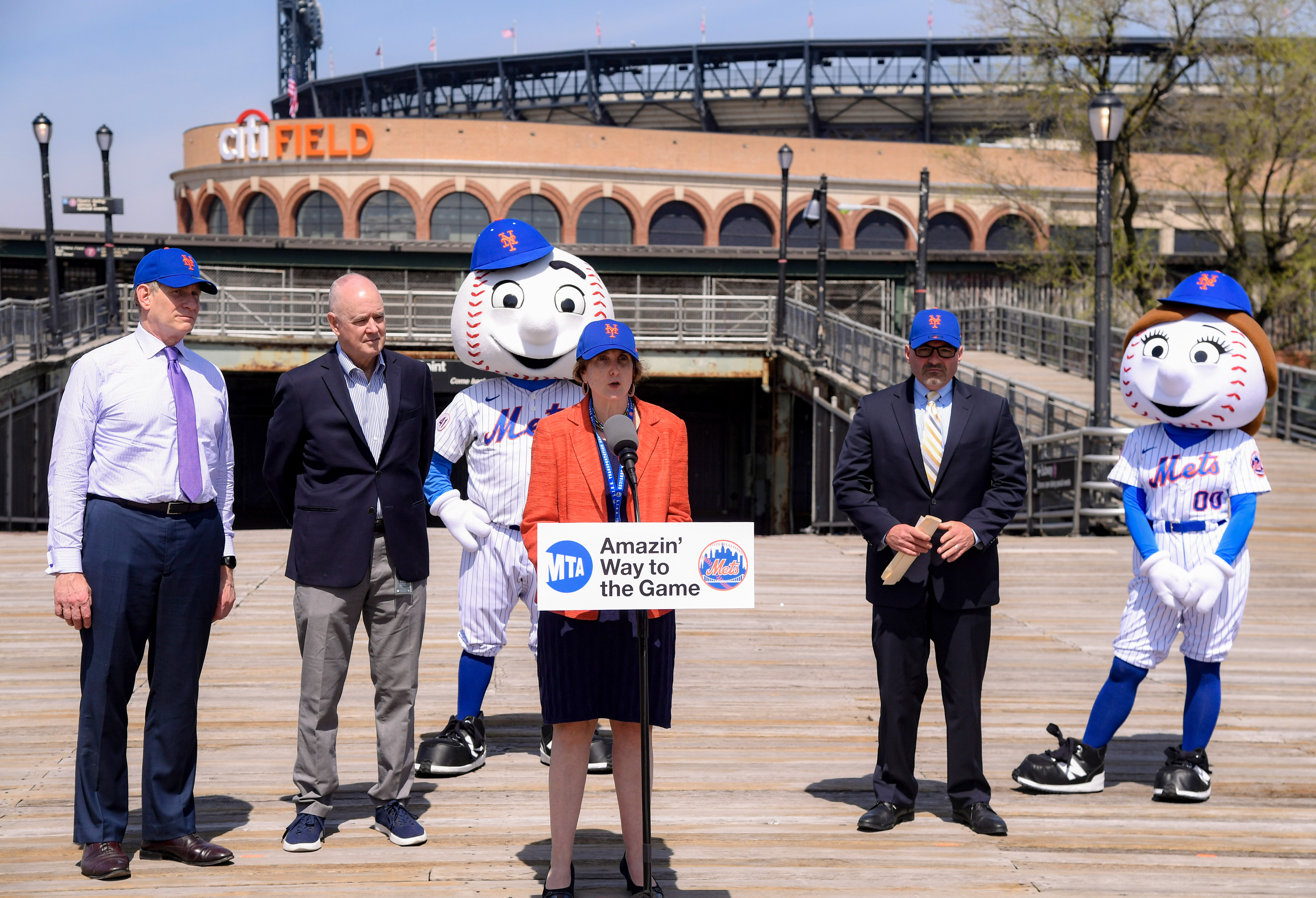 File:MTA Chair & CEO Janno Lieber rides a 7 train from Grand