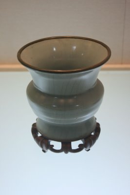 File:Ming Dynasty porcelain vase, Chenghua Reign Period (2).JPG