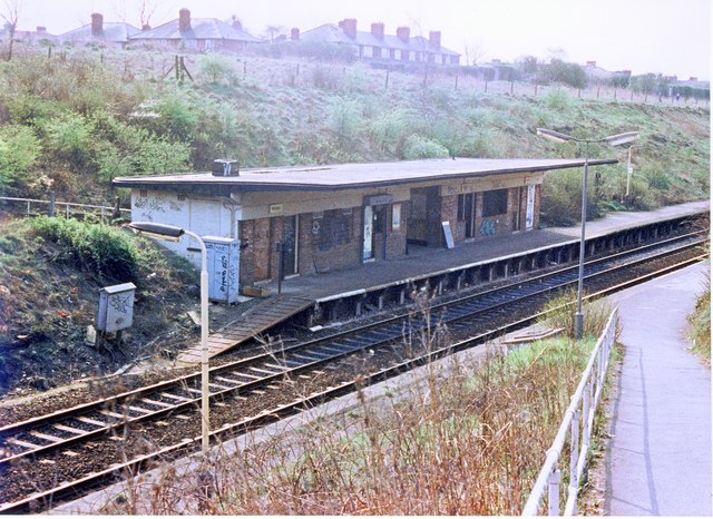 File:Moston station, main building 1989 - geograph.org.uk - 820342.jpg