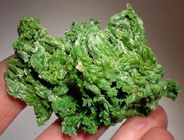 File:Pyromorphite-113367.jpg