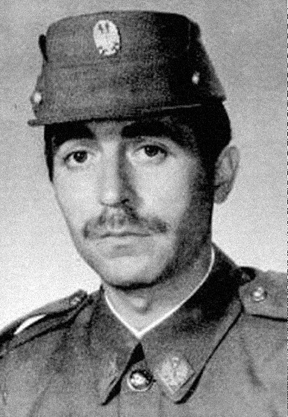Joaquín Sabina como recluta, c. 1978.