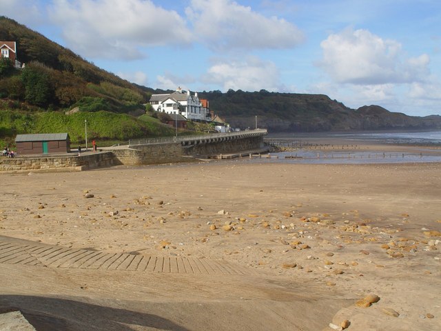 Sandsend Sea Defences - geograph.org.uk - 574653